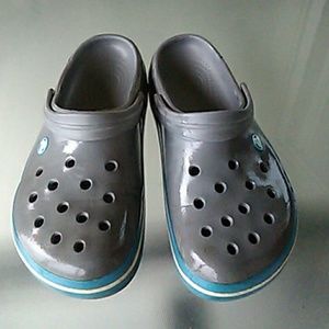 Crocs         size 9 women 11